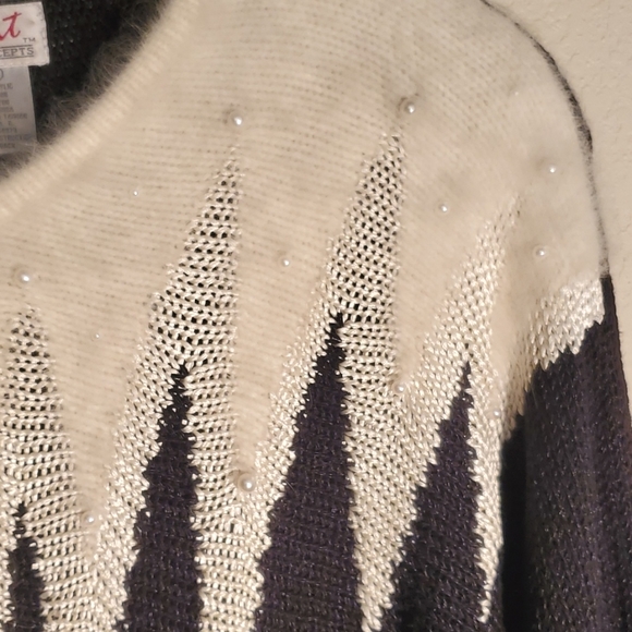 ANGORA BLACK/WHITE SWEATER w/ PEARLS - SIZE SMALL - Picture 2 of 6